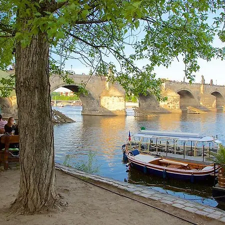 Beautiful Near Kampa Riverside 公寓
