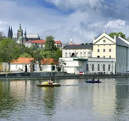 Beautiful Near Kampa Riverside *